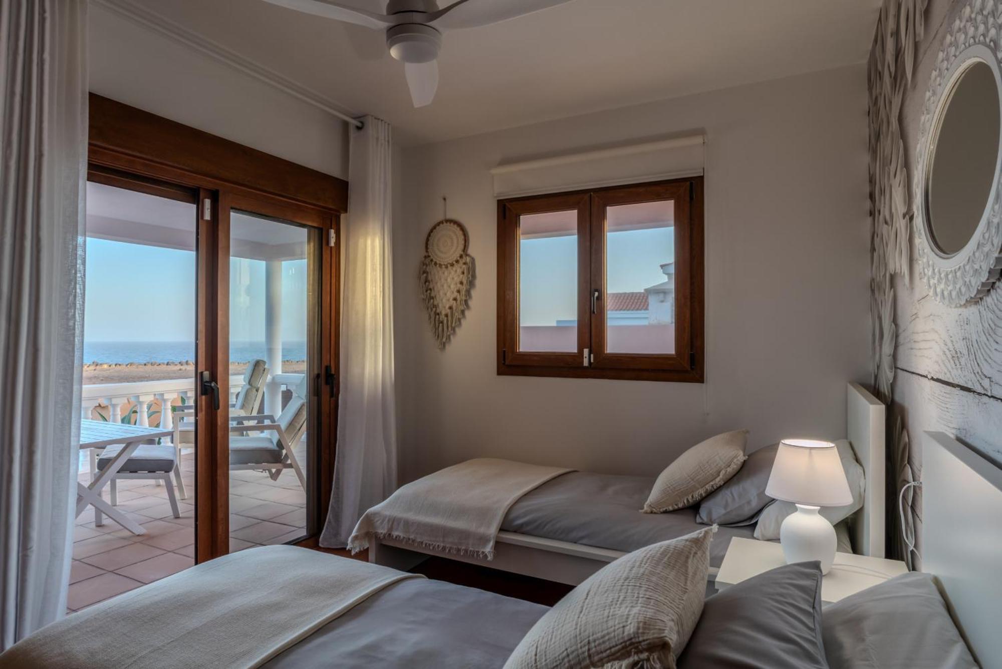 Villa Oceana - Cliffside Retreat Costa De Antigua Exteriör bild